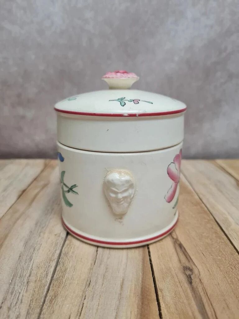 Small covered pot Sarreguemines with an old floral design – vintage charm
