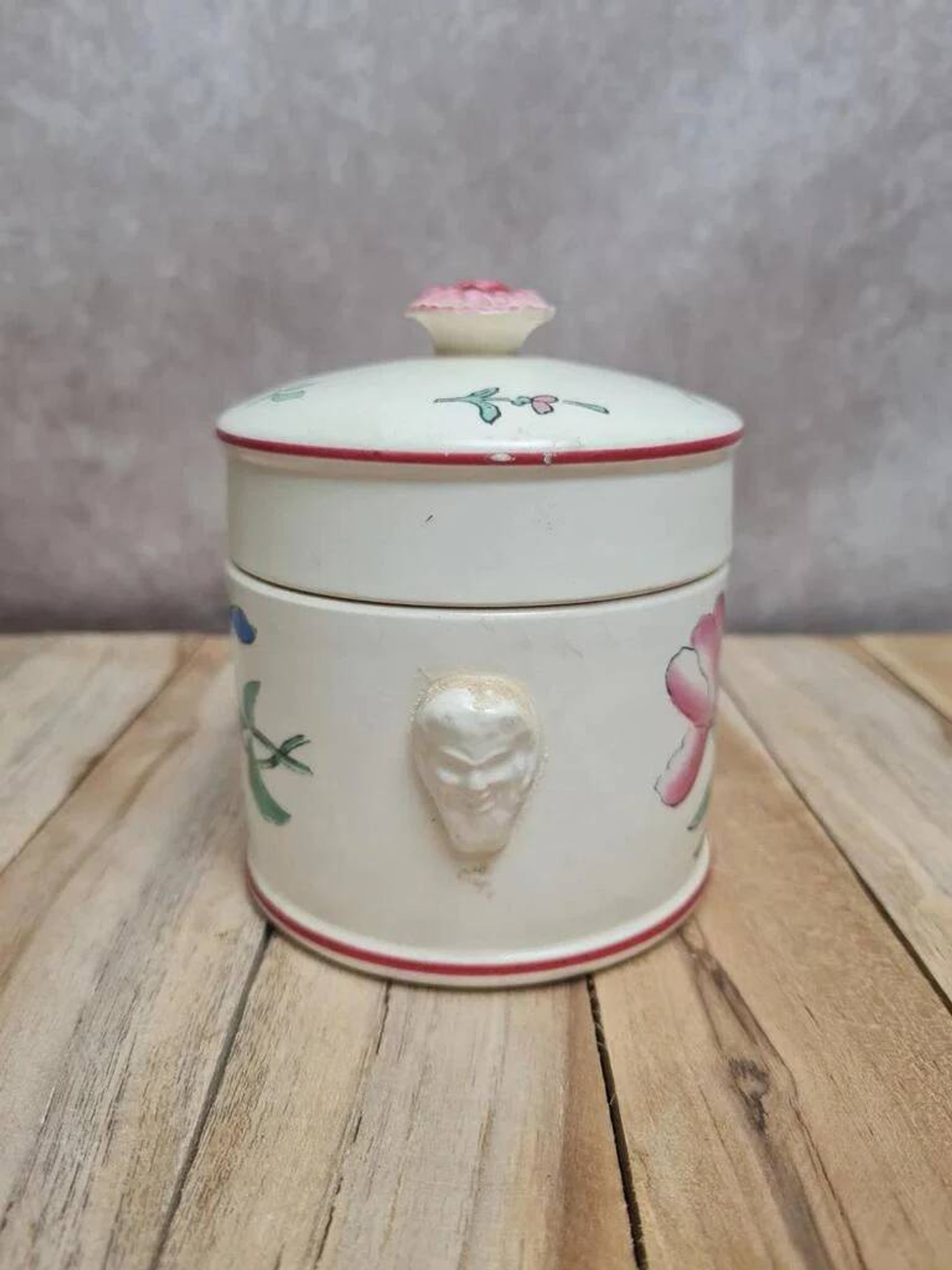 Small covered pot Sarreguemines with an old floral design – vintage charm