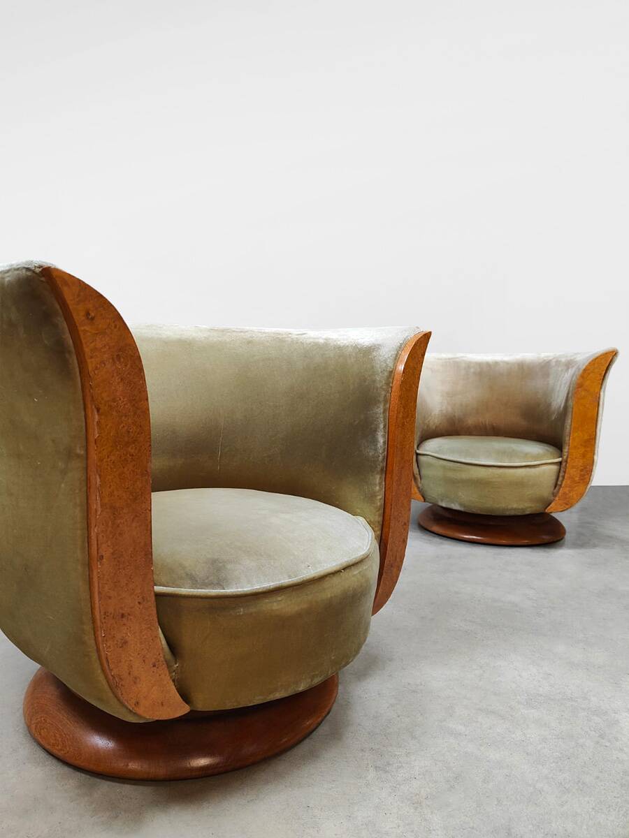 Pair of Art Deco "Tulip" armchairs from the "Le Malandre" hotel