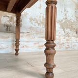 Table with turned legs in solid wood