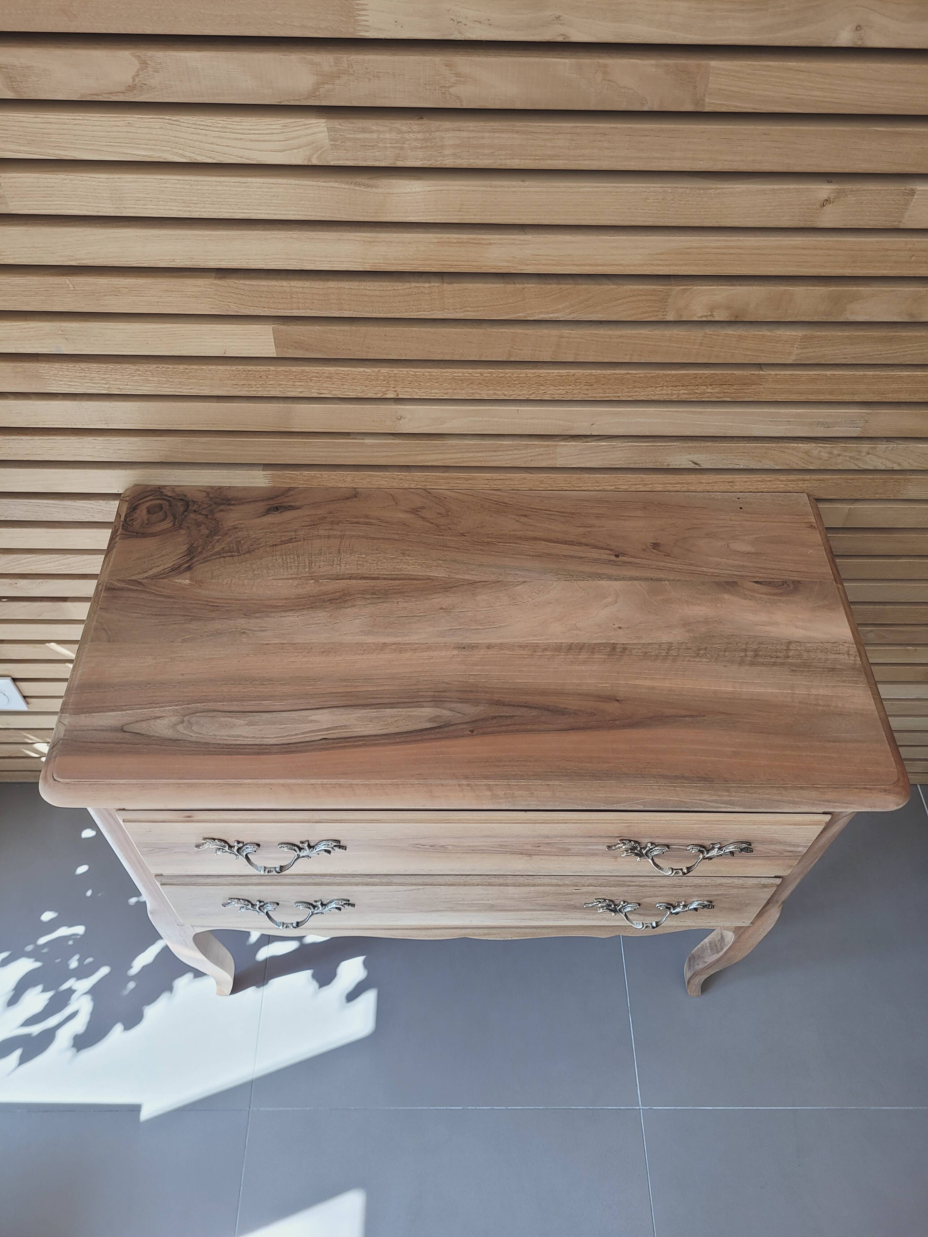 Commode sauteuse esprit régence
