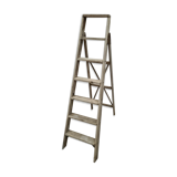 Wooden painter's stepladder