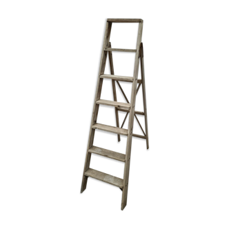 Wooden painter's stepladder