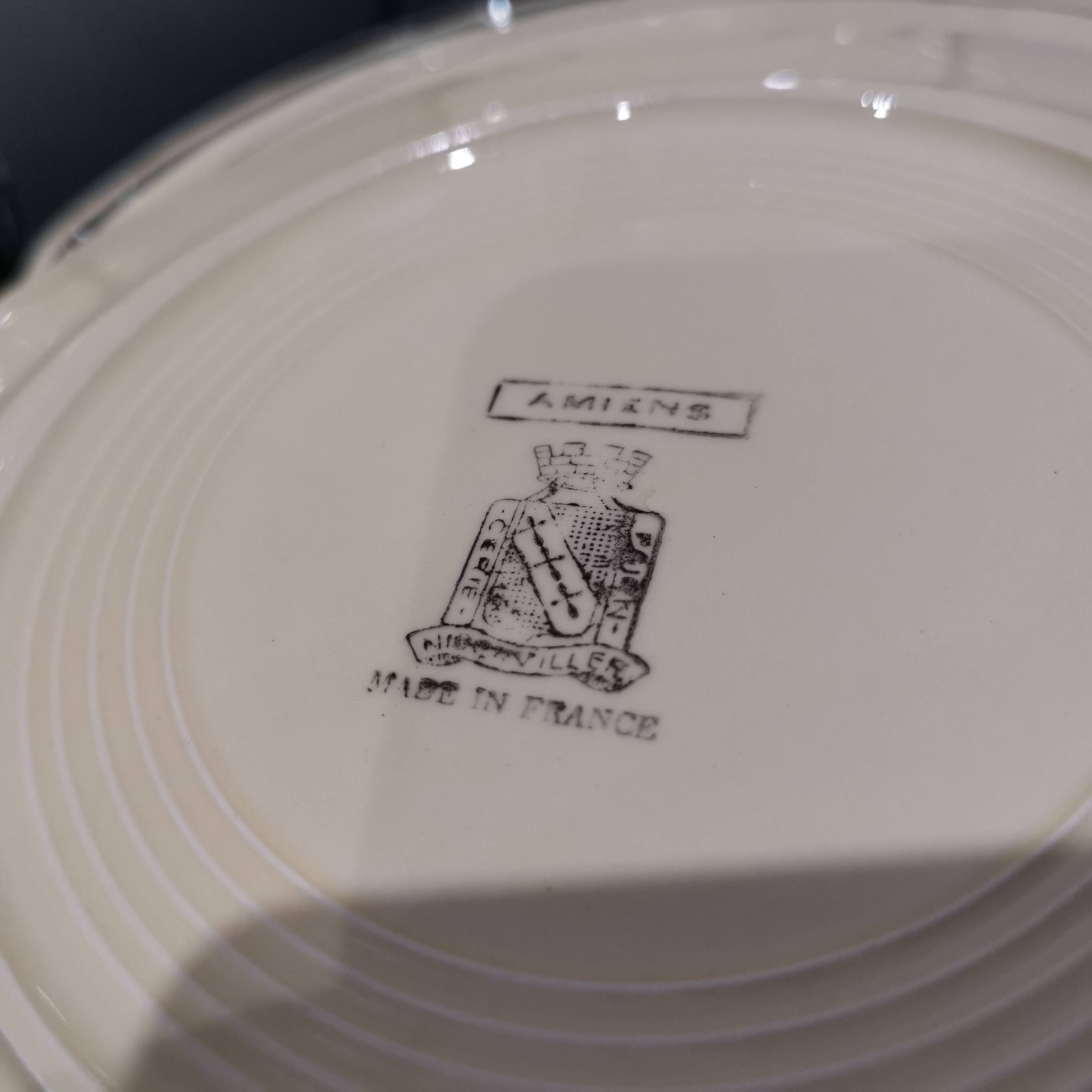 6 assiettes à desserts vintage écru liseré doré porcelaine Niderviller modèle Amiens