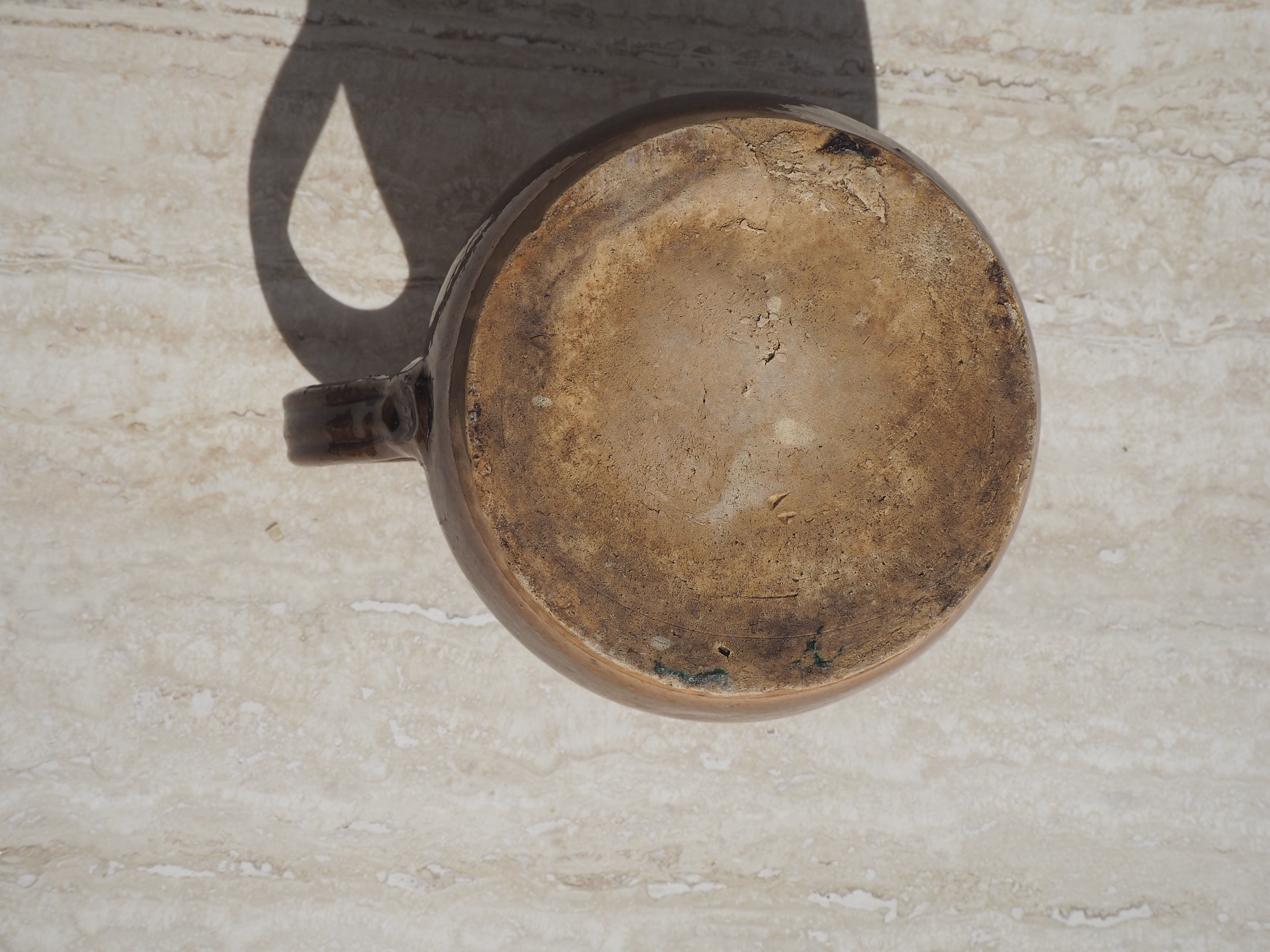 Sandstone pot with handle