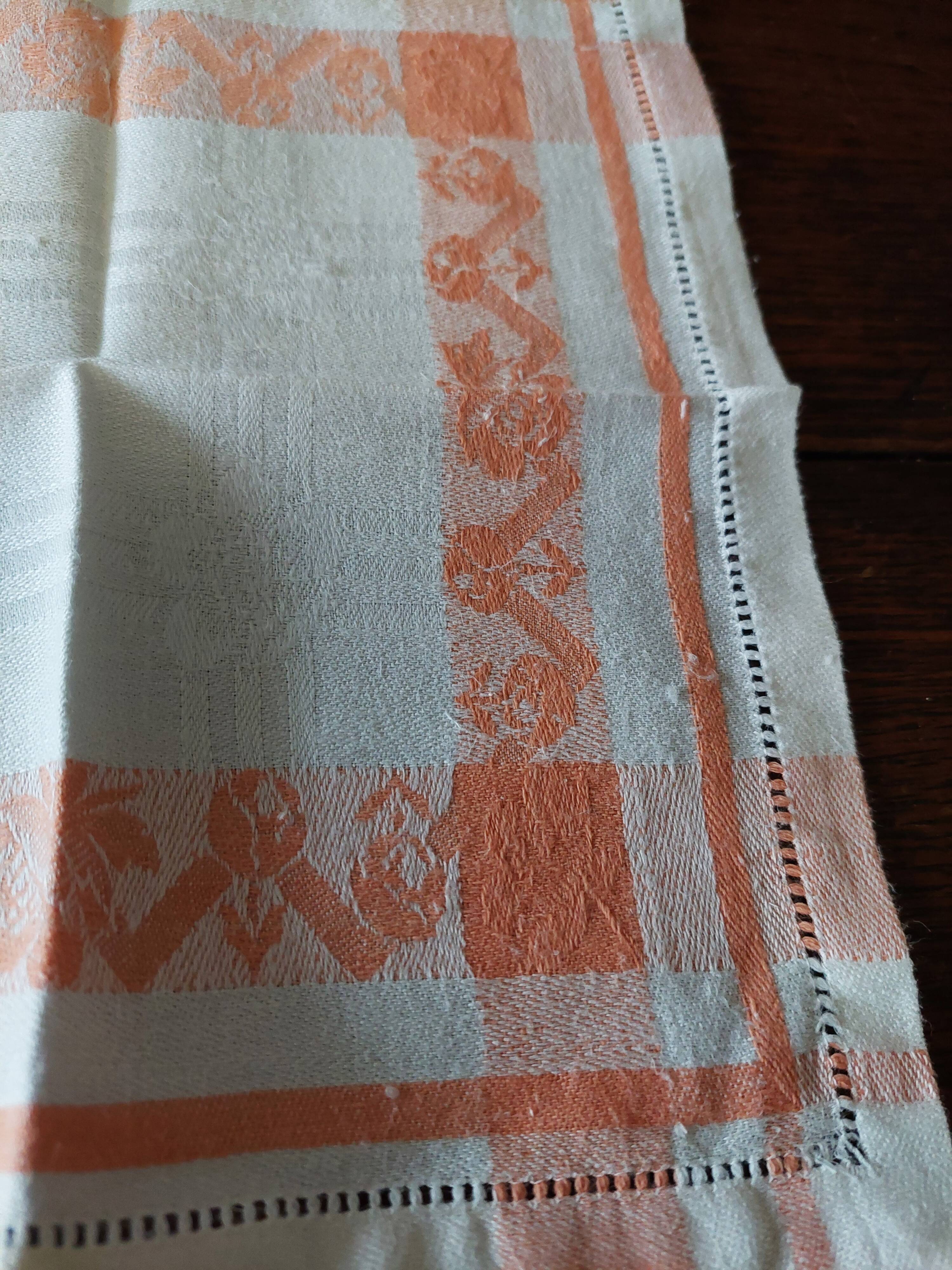 Série de douze serviettes de table coton damassé abricot jours 25 X 26 cm