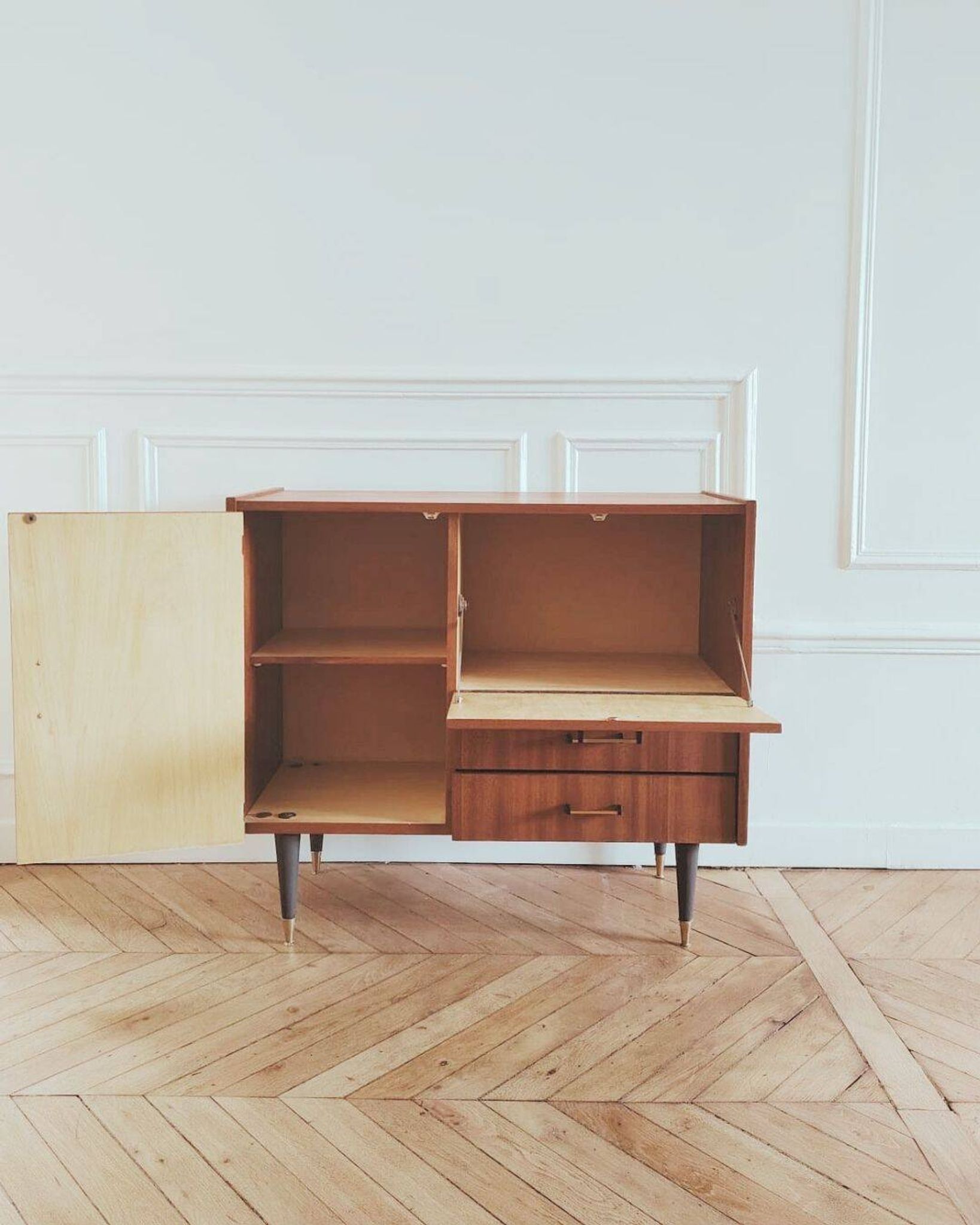 Small renovated vintage sideboard, 1950s-60s in dark wood veneer.