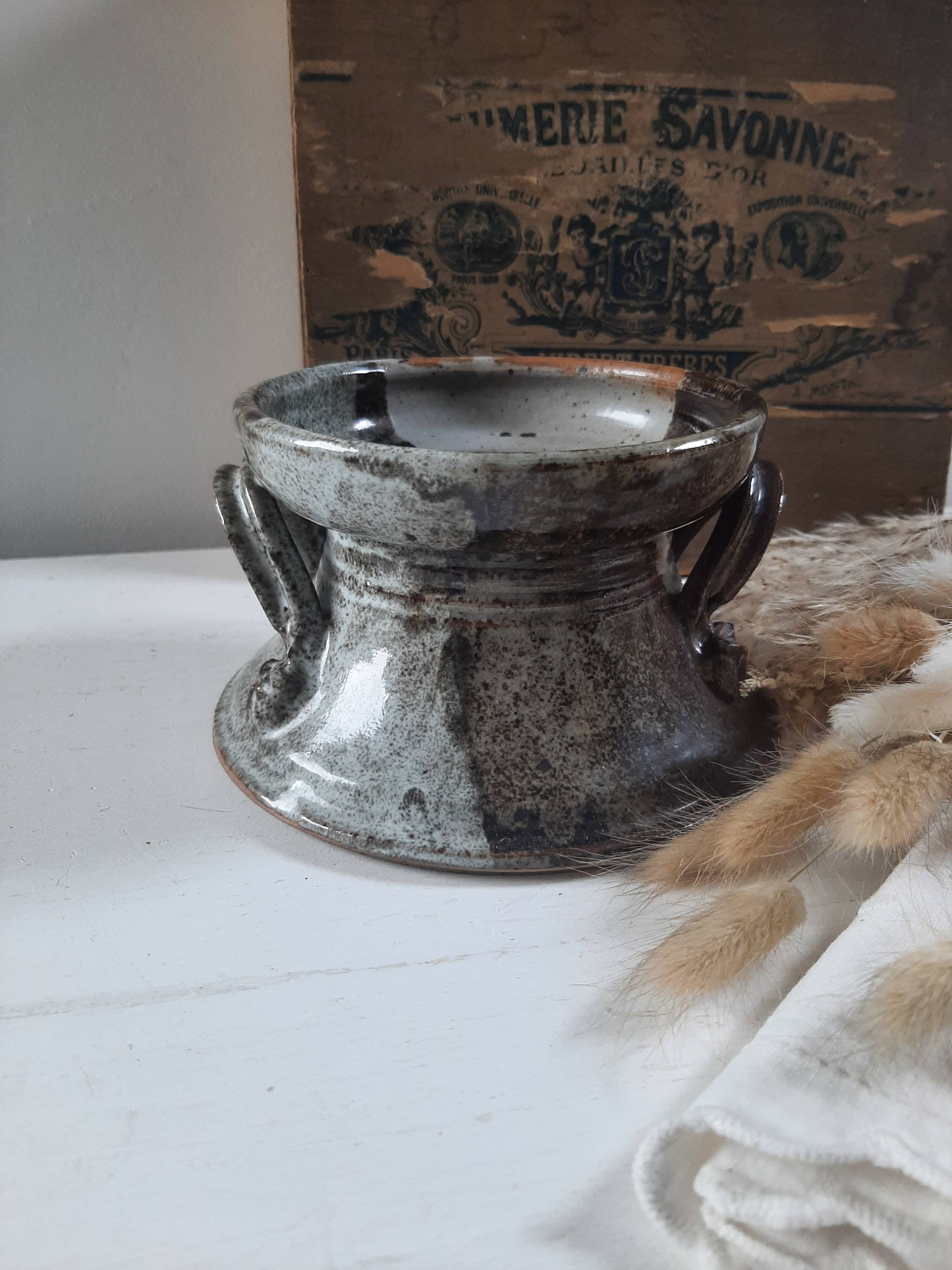 Glazed stoneware catchall