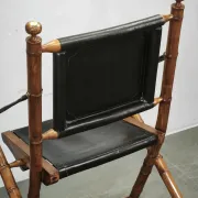 1970s French Folding Safari Chair in Teak, Black Leather and Brass