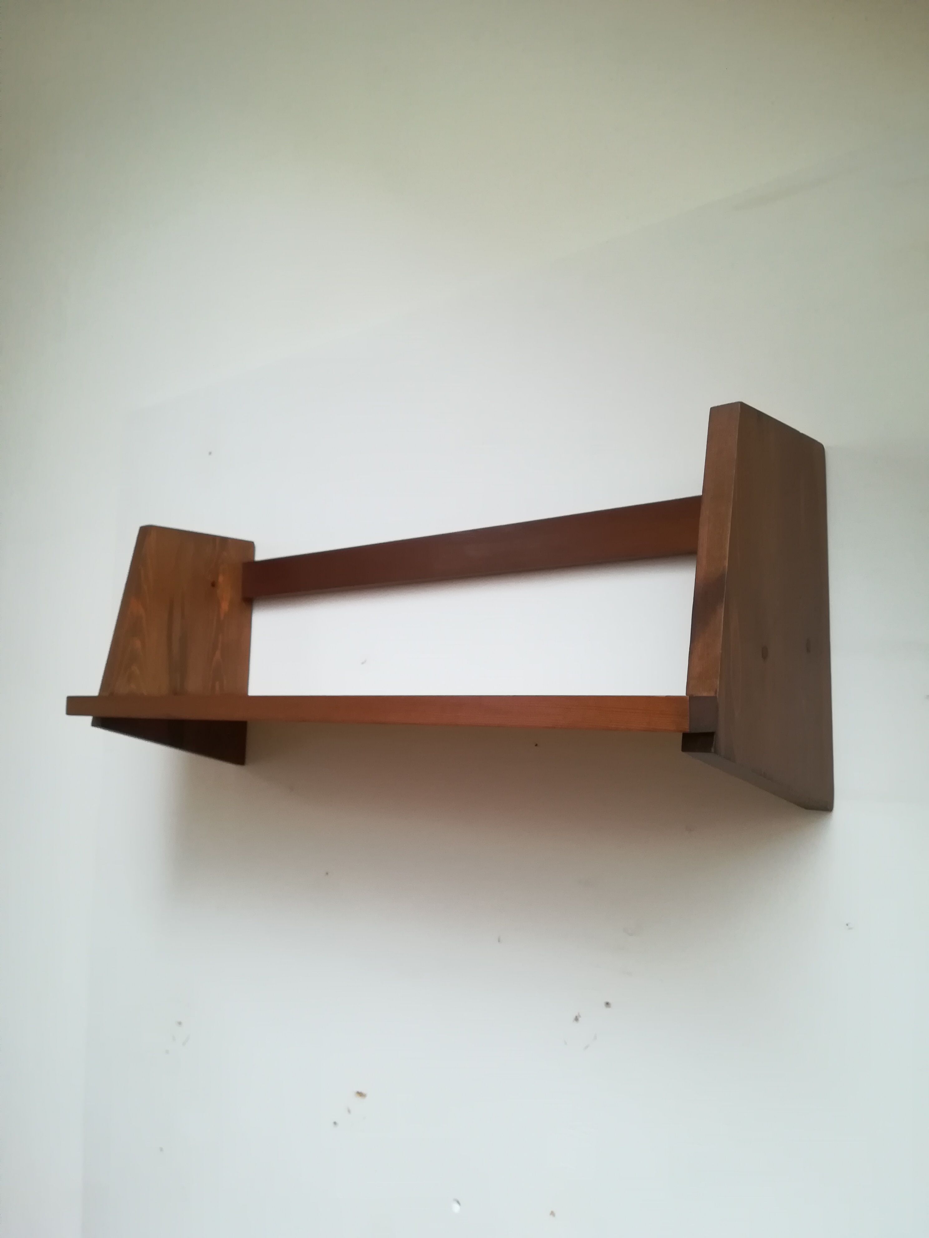 Wall shelf