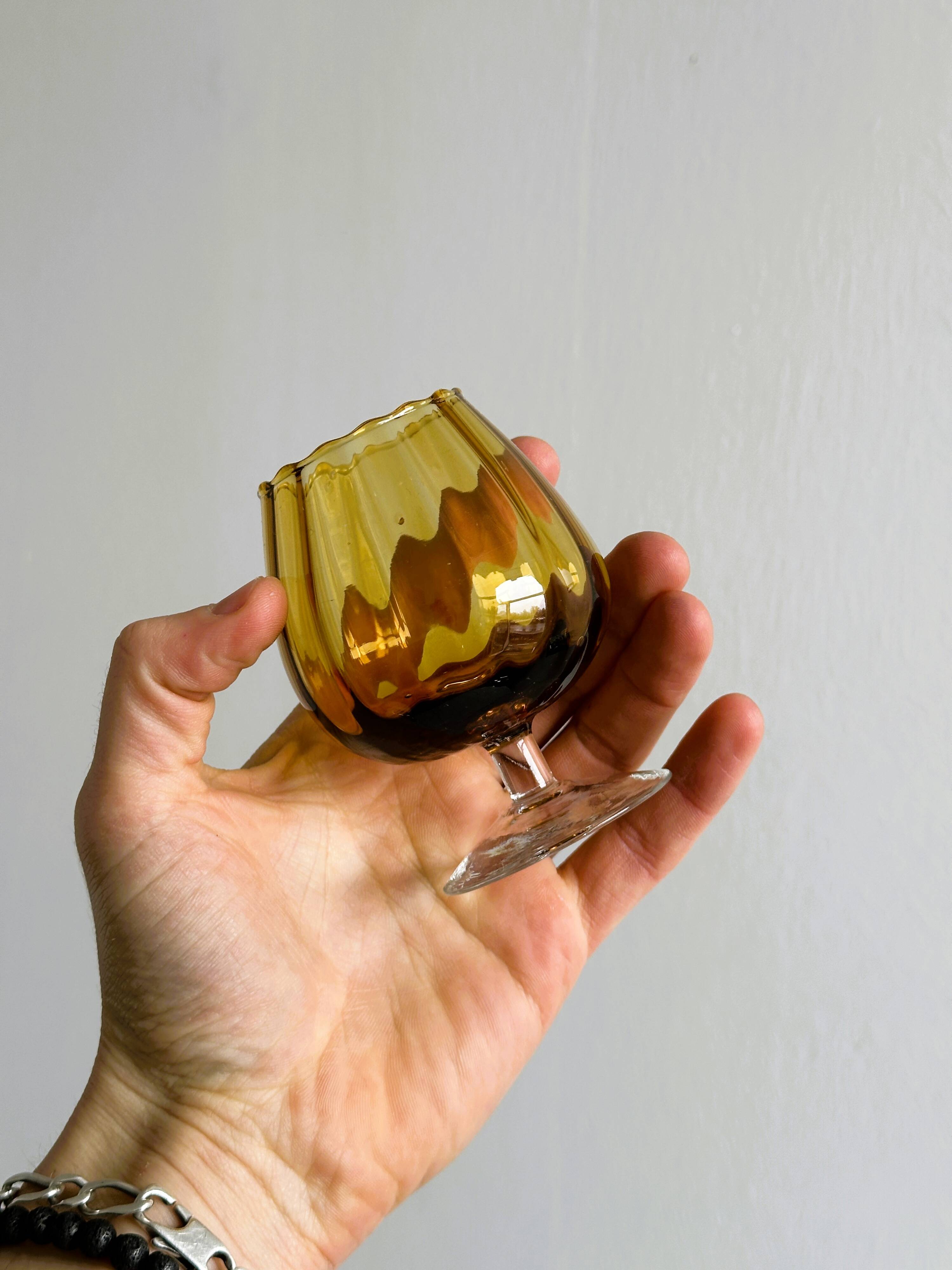 4 verres tulipe en verre ambré