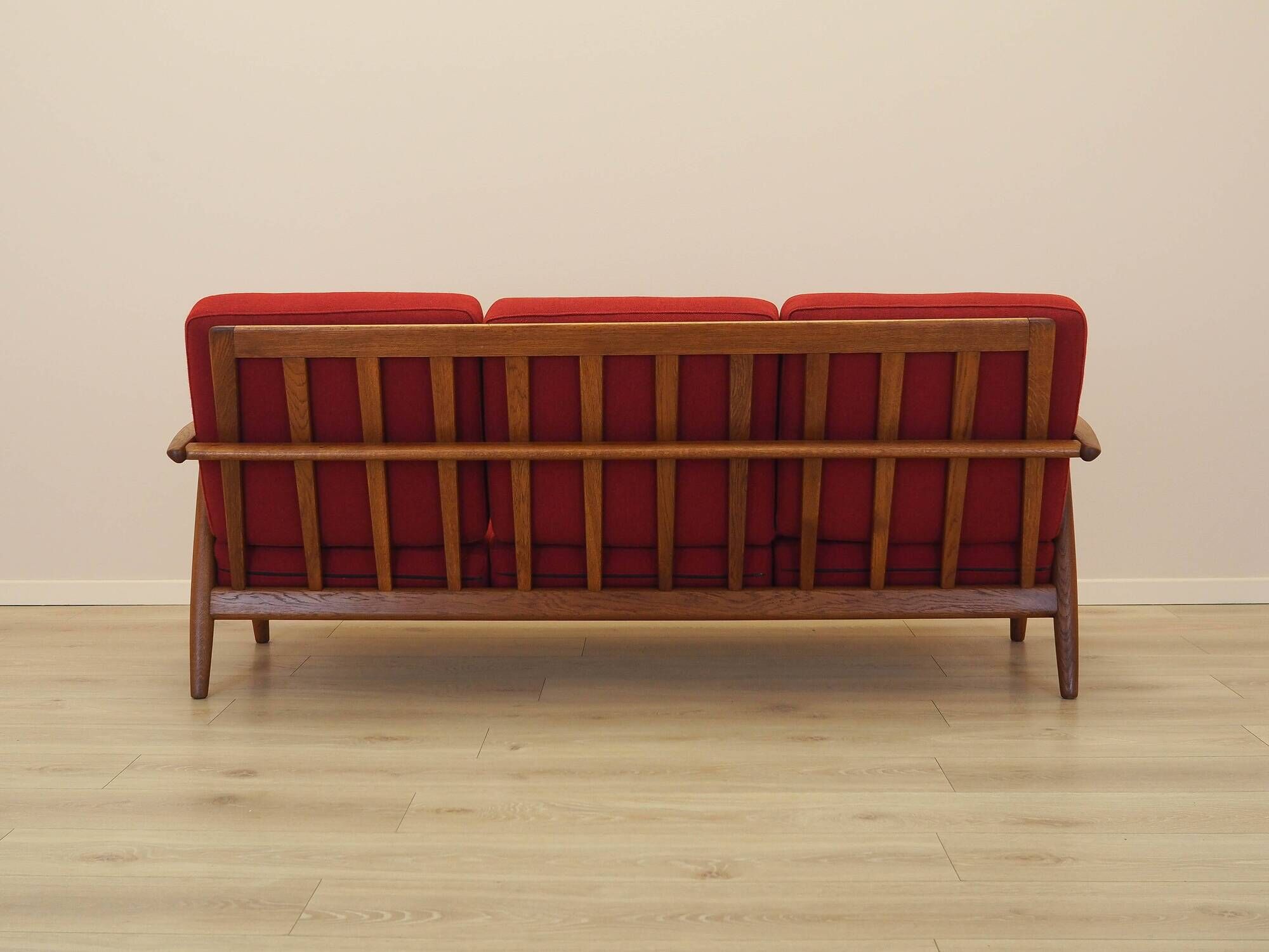 Red sofa CIGAR, Danish design, 1960s, designer: Hans J. Wegner, manufacture