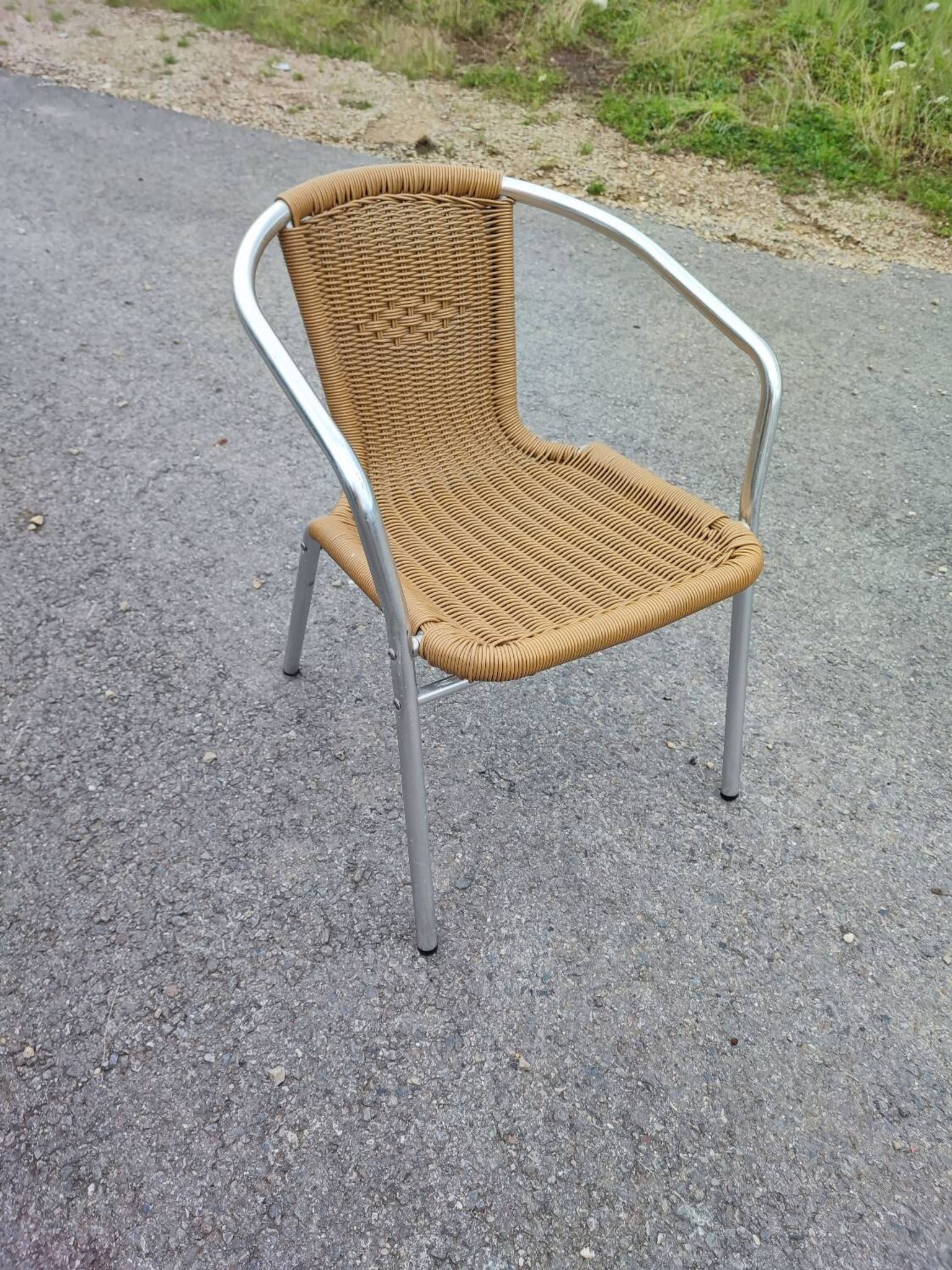 Chaises scoubidou et aluminium
