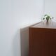 Deens teak brede LP kast met planken, lades en bar met spiegel