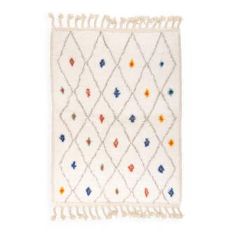 Tapis berbere beni ourain ecru à losanges et points colores 152 x 110 cm