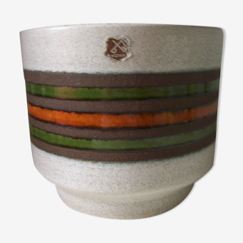 Vintage ceramic pot cache