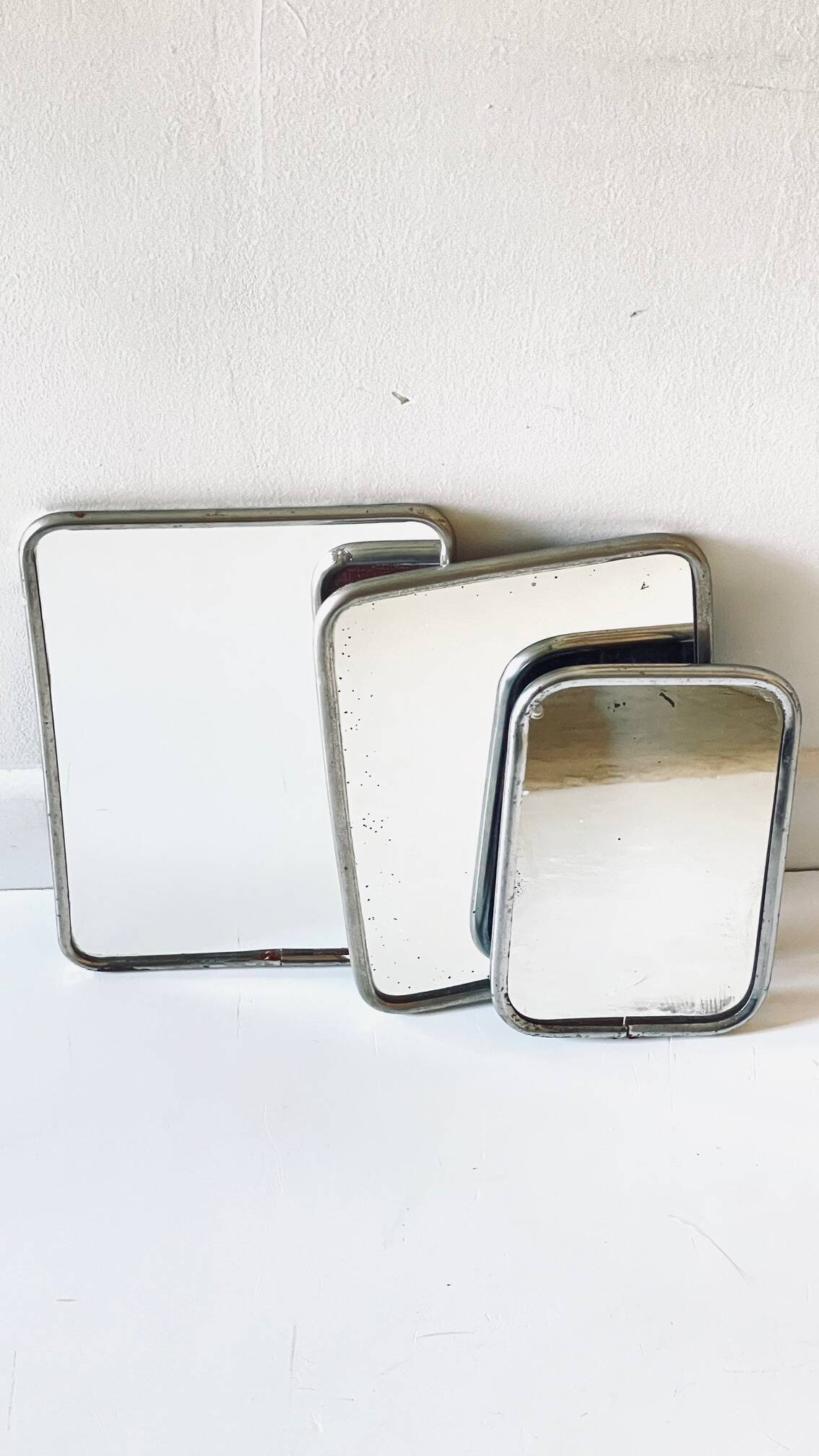 Collection de 3 miroirs barbier vintage