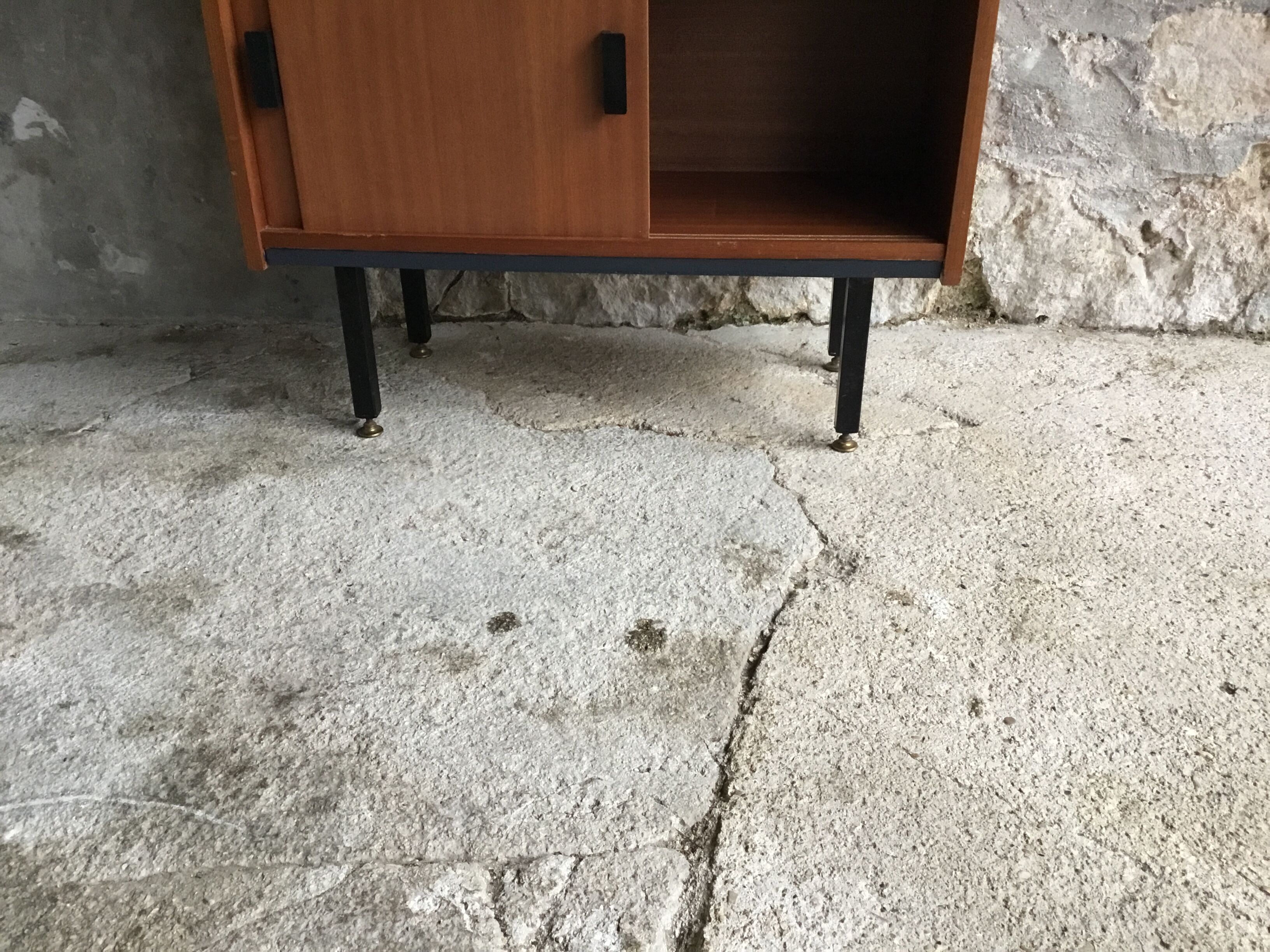 Vintage library showcase - metal feet - mahogany veneer - 1960