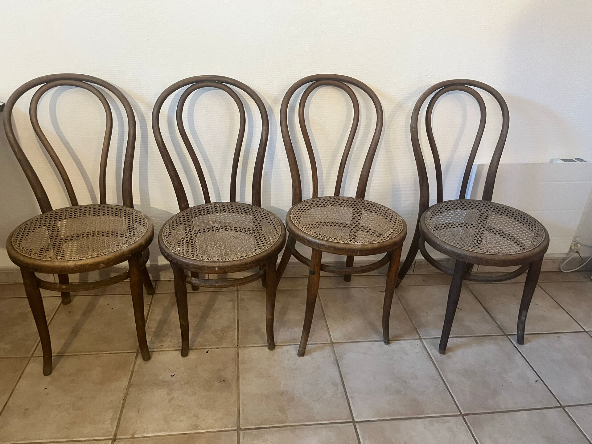 Set of 4 Authentic Thonet Chairs No. 18 – Bent Wood and Rattan