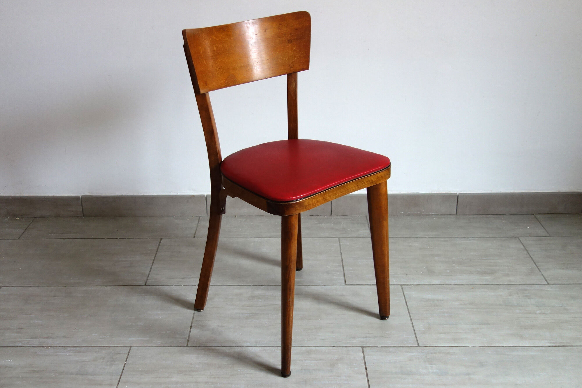 Vintage red skaï bistro chair