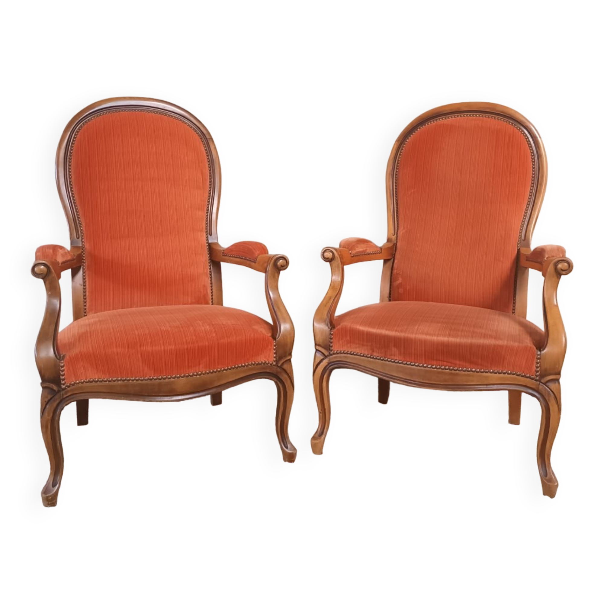 Deux fauteuils type Voltaire, en velours orange