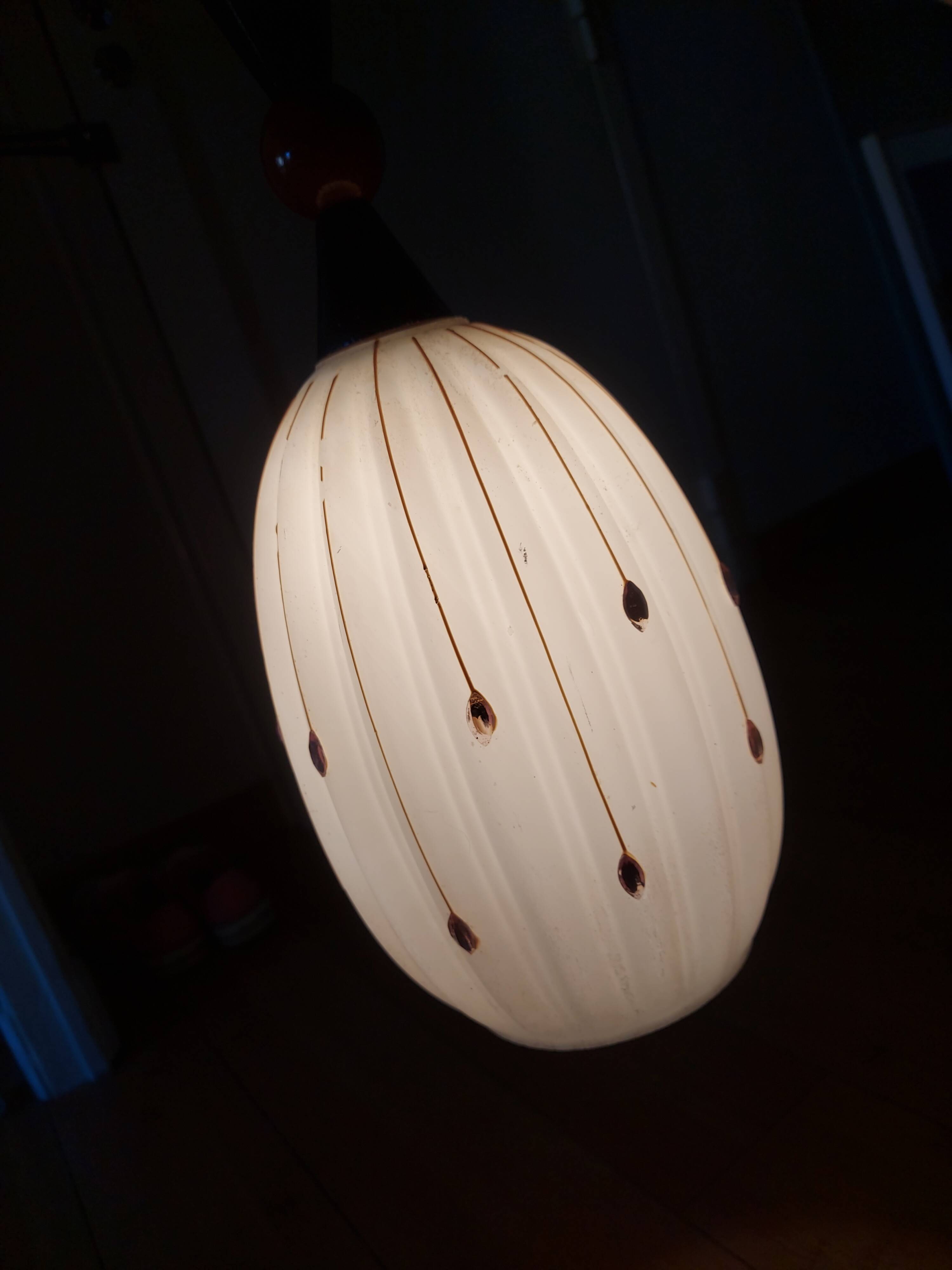 Opaline suspension