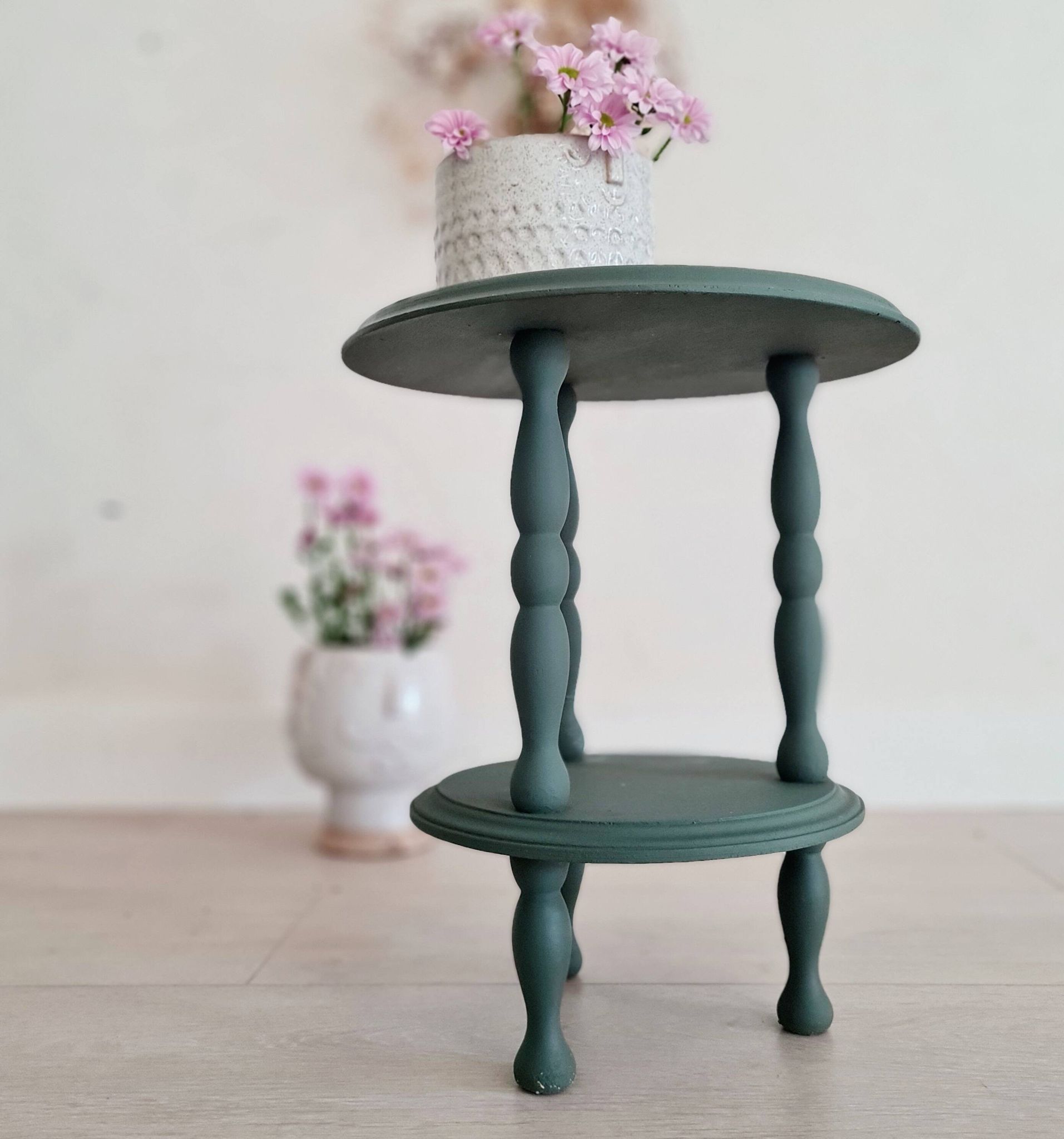 Plant holder in wood