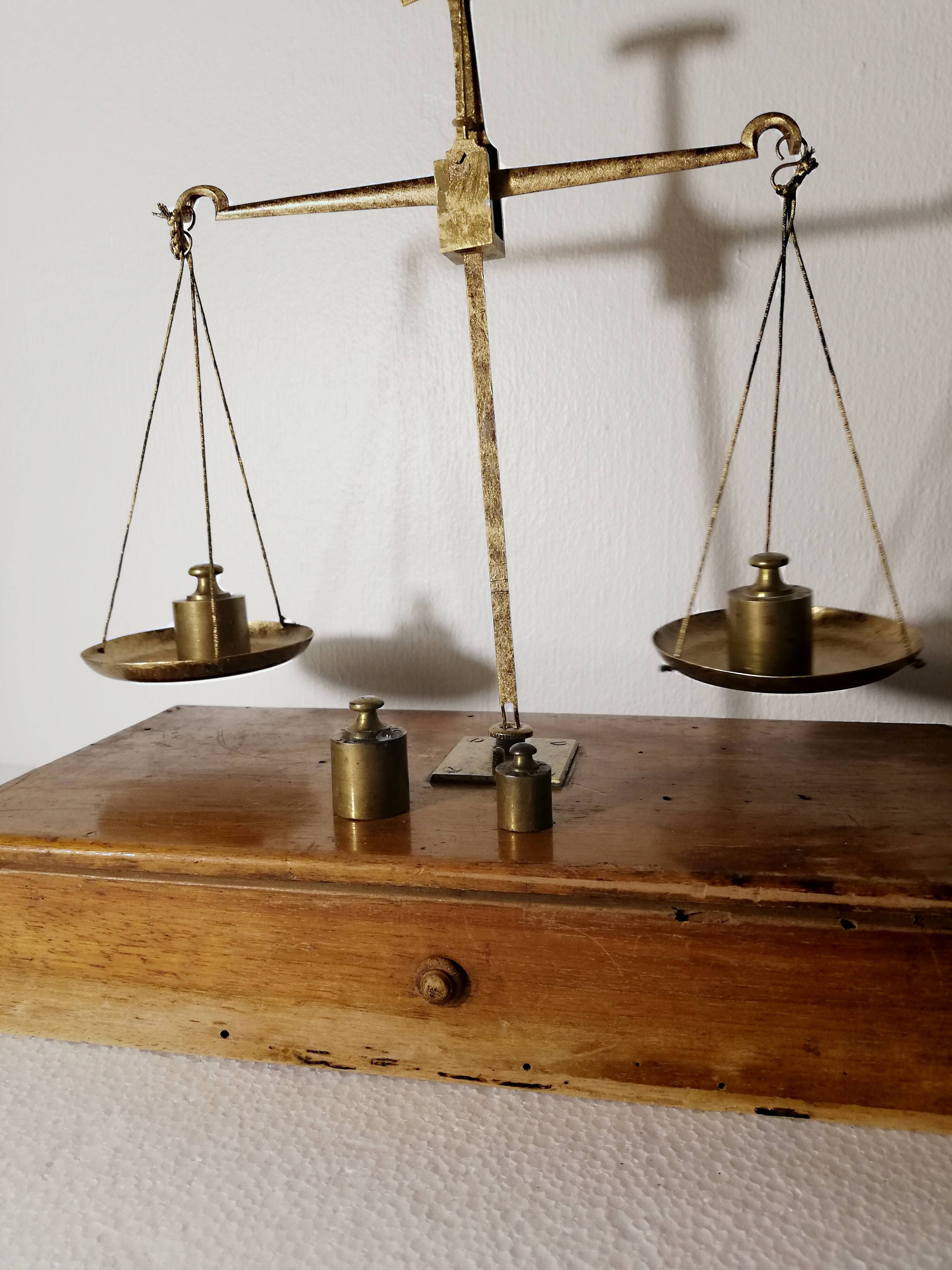 Libup on drawer stand