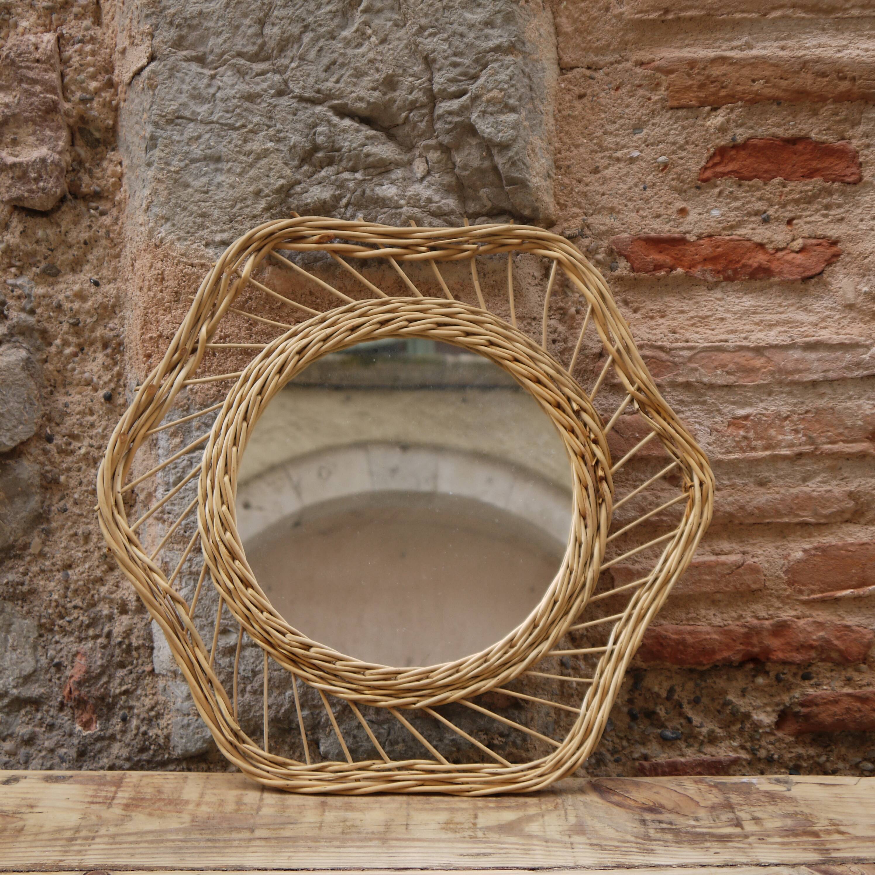 Rattan mirror  48x48cm