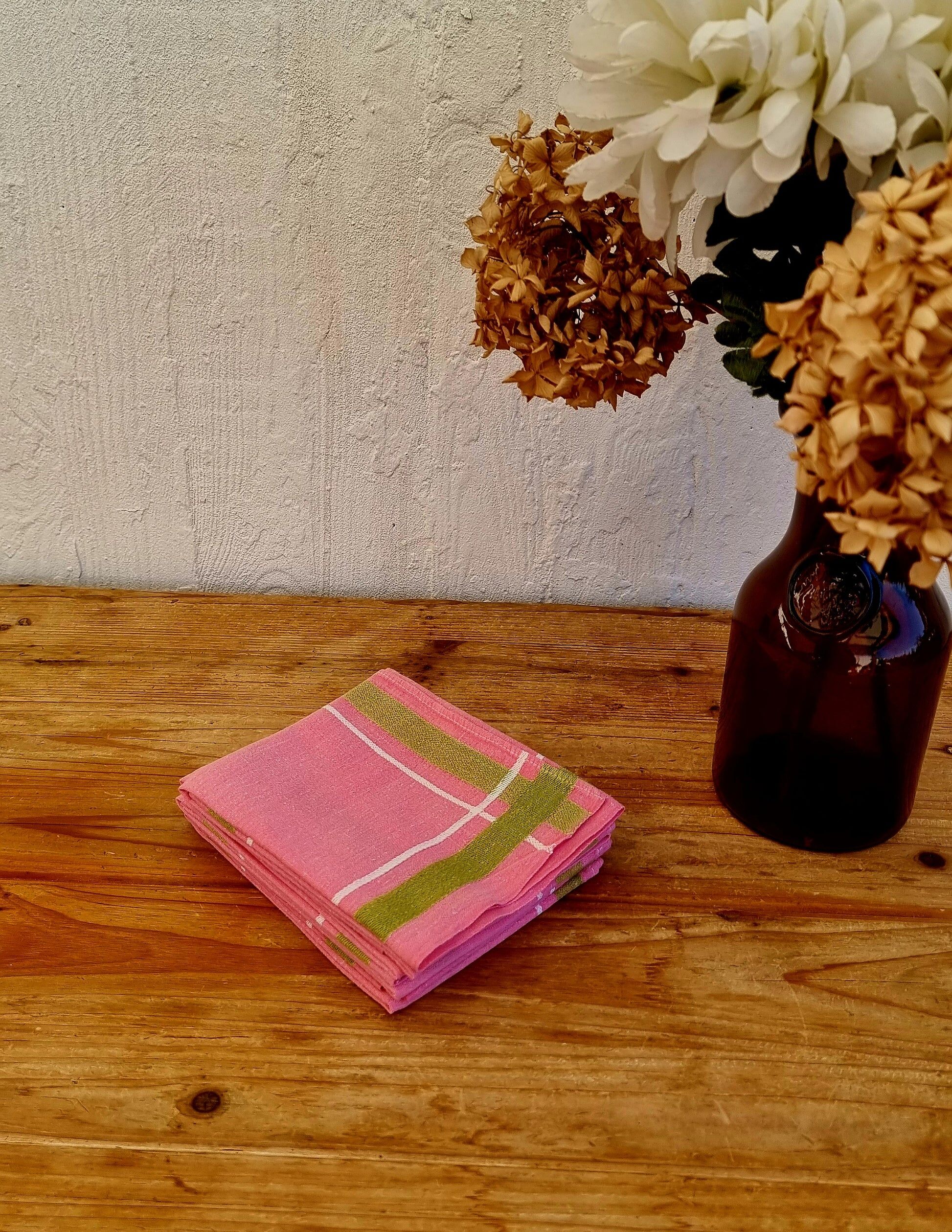 Set of 5 vintage cotton table napkins in pink and green.