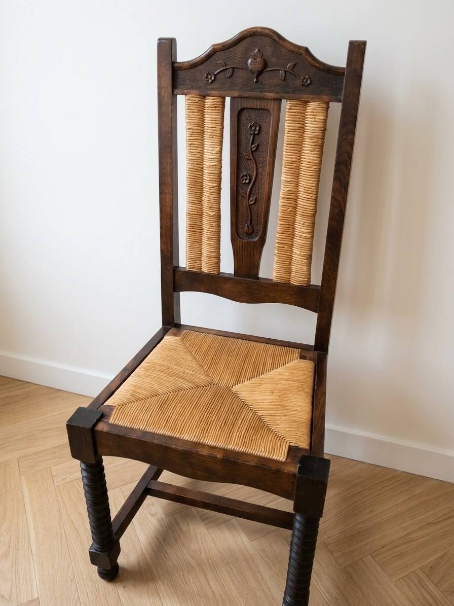 Set of 6 Basque-style wooden dining chairs.
