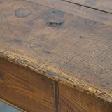 Table basse antique d'Europe du Sud du XVIIIe siècle