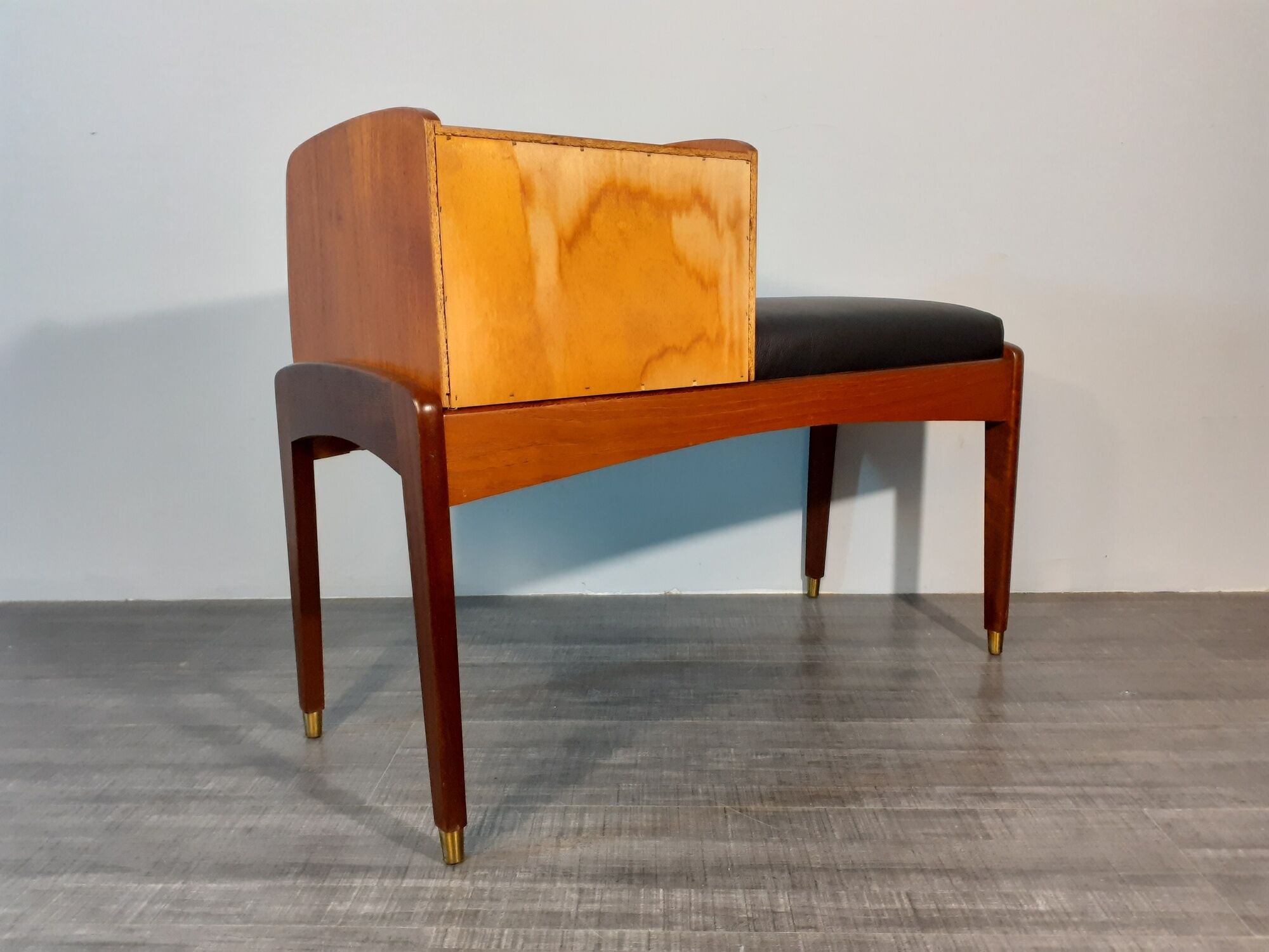 Bench phone 2 drawers in teck and black leather 1970