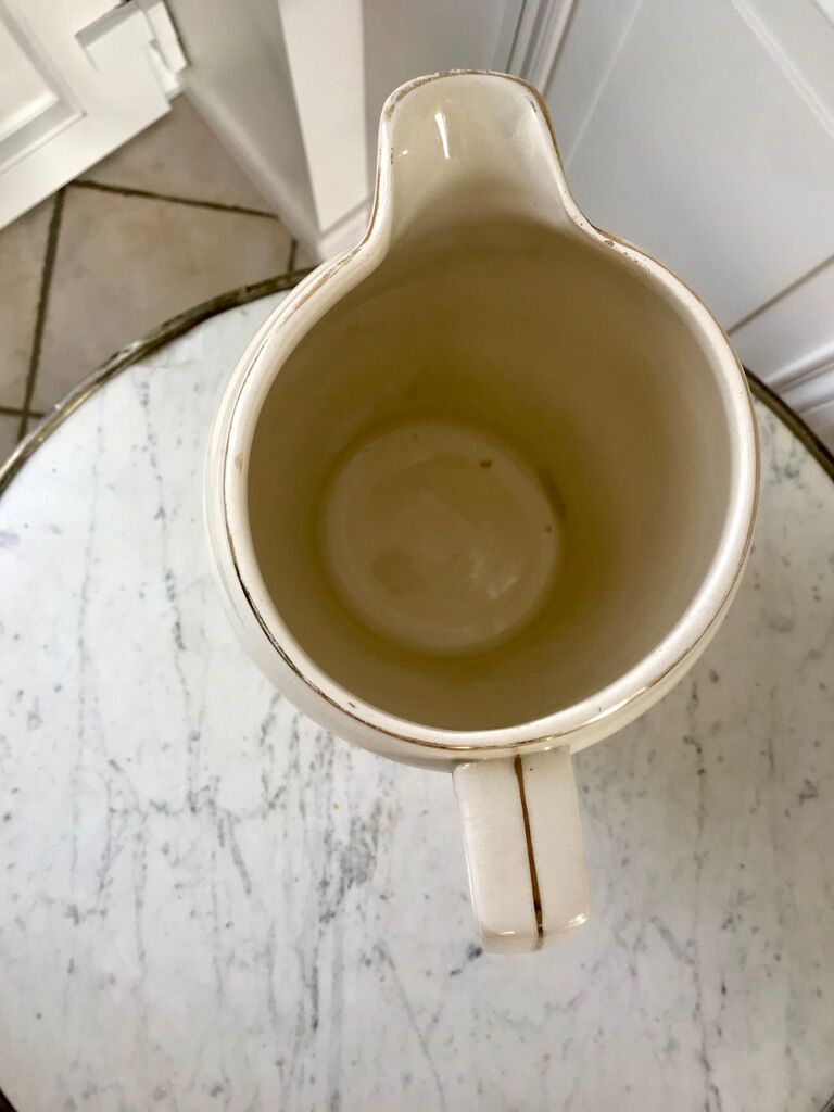 Toilet service in terre de fer longchamp cream with golden edging 40s-50s
