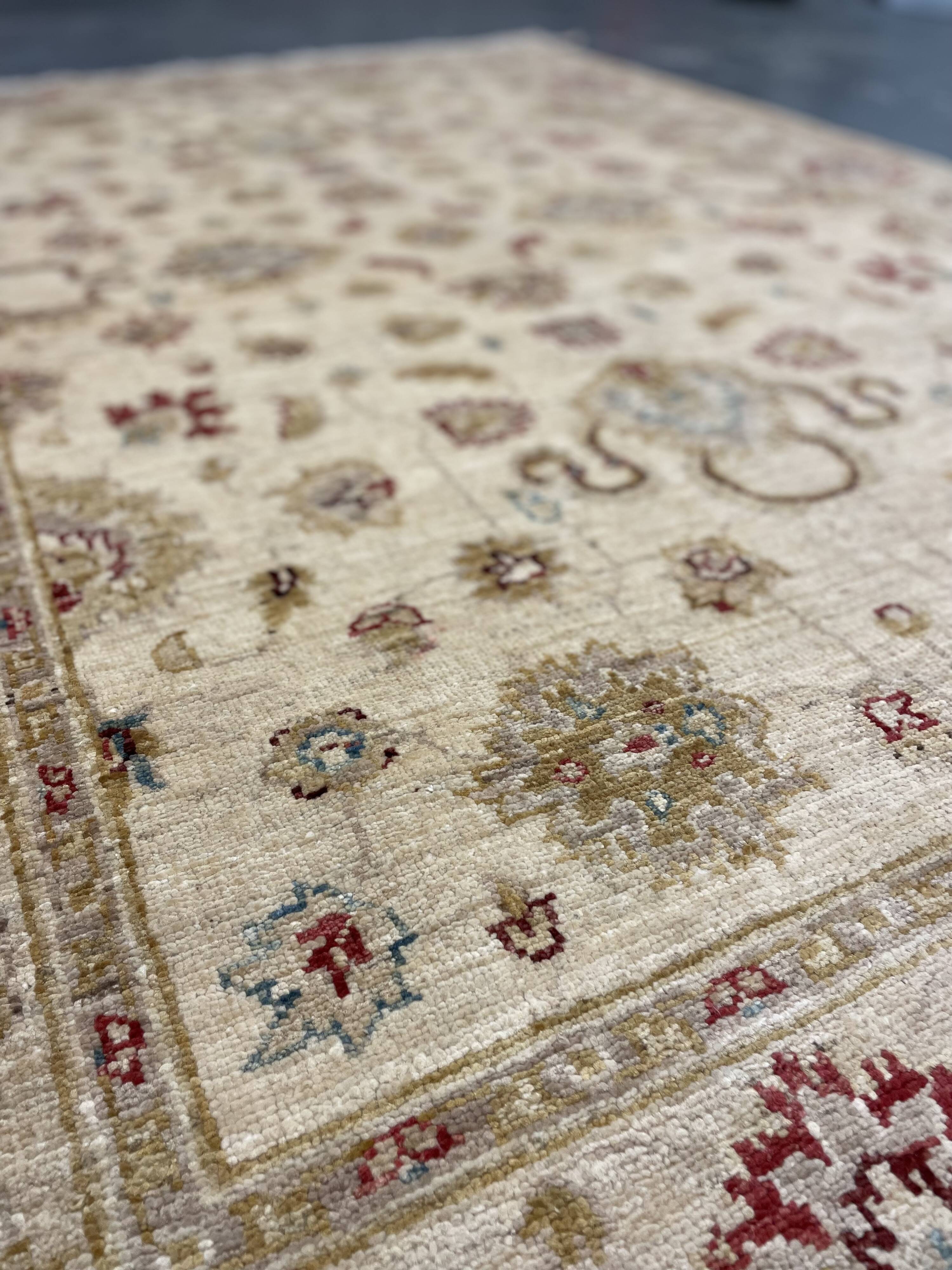 Cream Wool Area Rug, Handwoven Floral Carpet, Traditional Decor 190x128cm