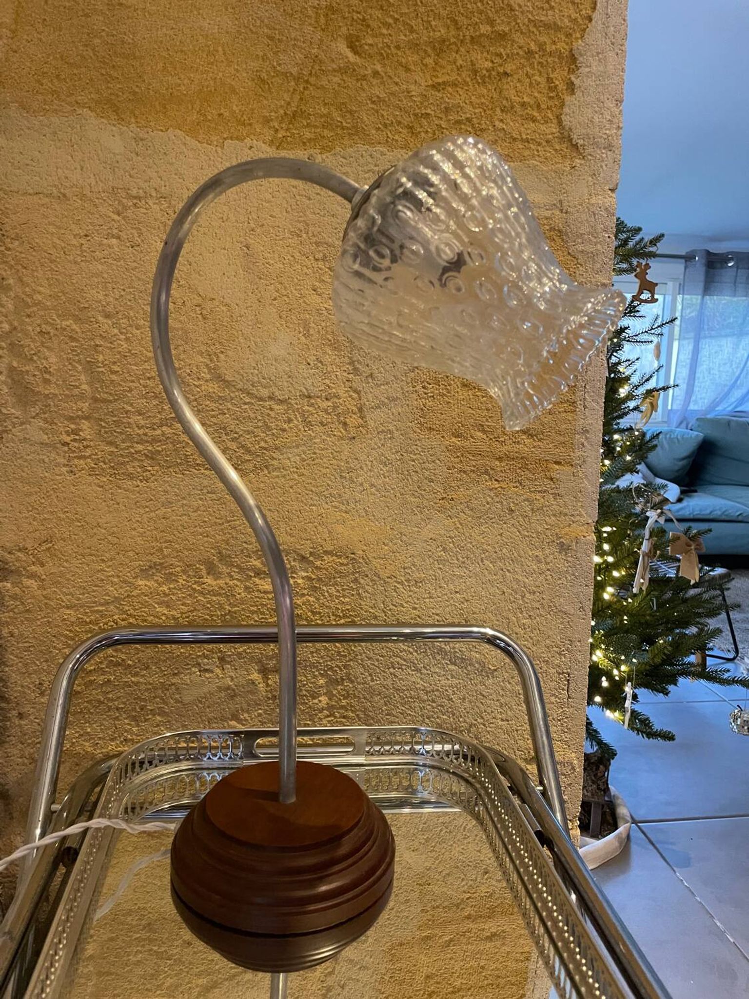 Metal and wood gooseneck table lamp