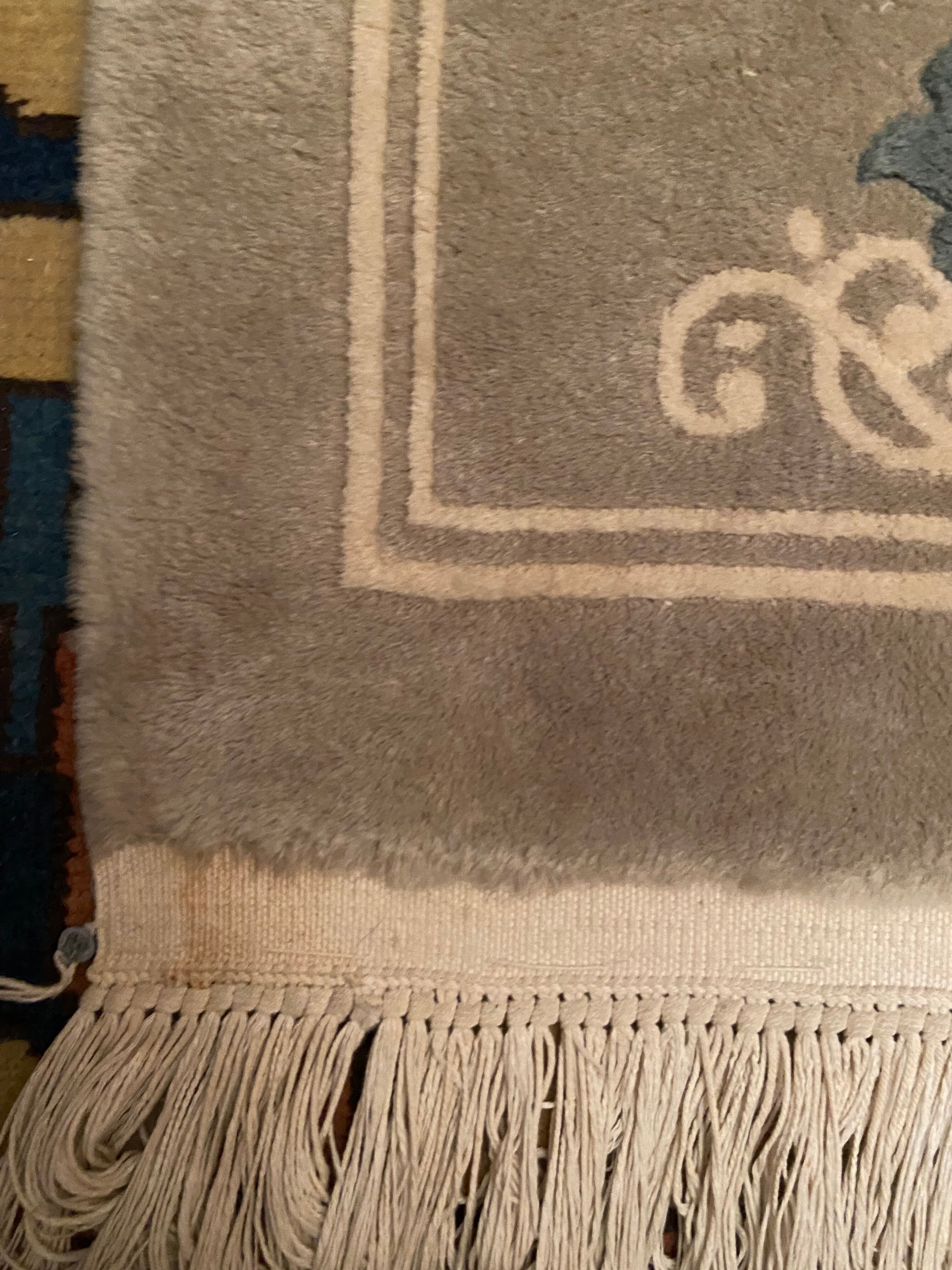 Cantonese Chinese rug, 159x142cm