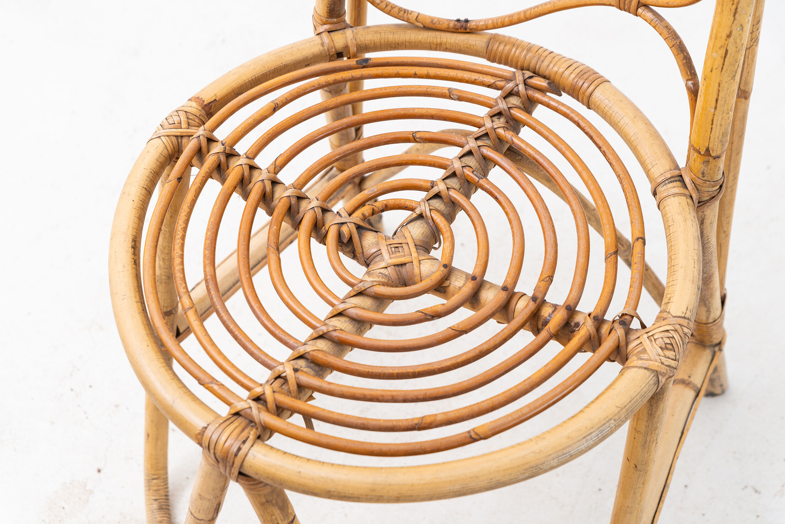 Ensemble de 4 chaises en rotin des années 50