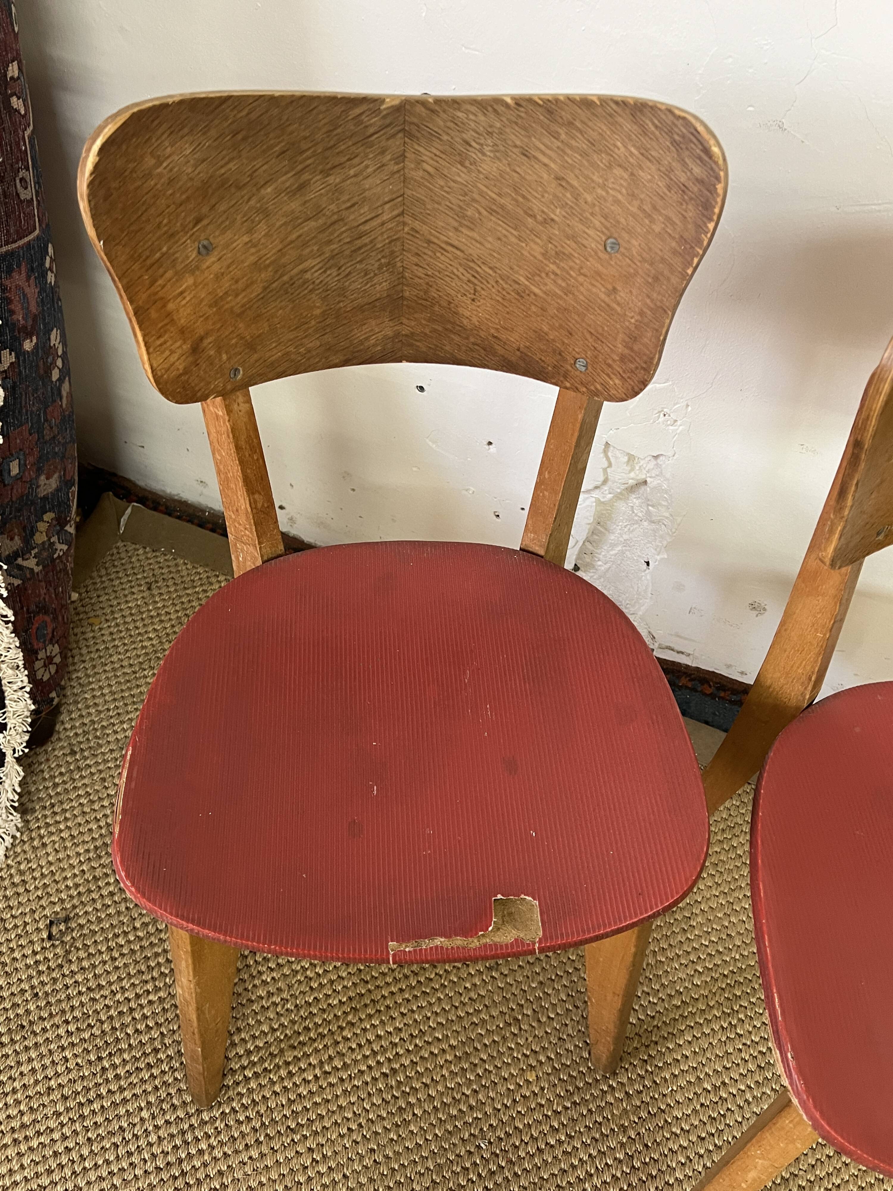 Suite de 4 chaises bistrot en bois vintage