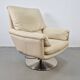 Fauteuil Cece pivotant en cuir de Leolux