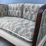 Bench reads art deco