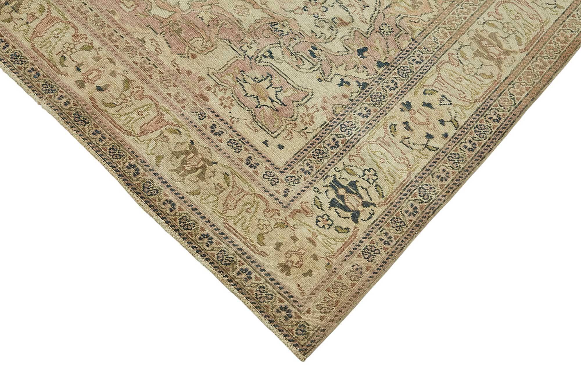 Turkish Vintage Anatolian Rug 194 cm x 288 cm