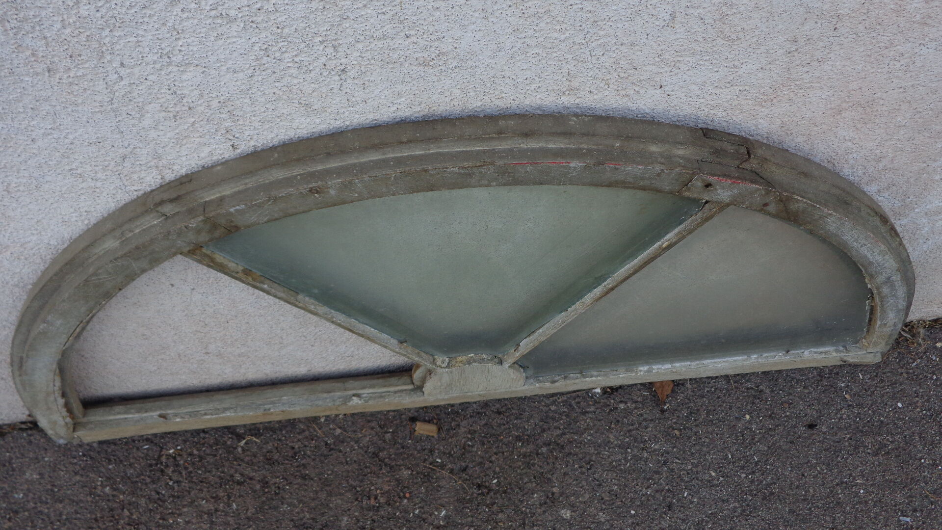 Window half moon pine