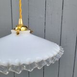 Serrated opaline suspension