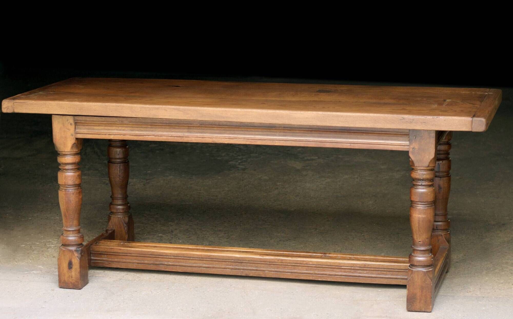 Superbe table de monastère en chêne massif, vers 1800.
