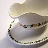 Very pretty gravy boat from Villeroy & Boch in good condition