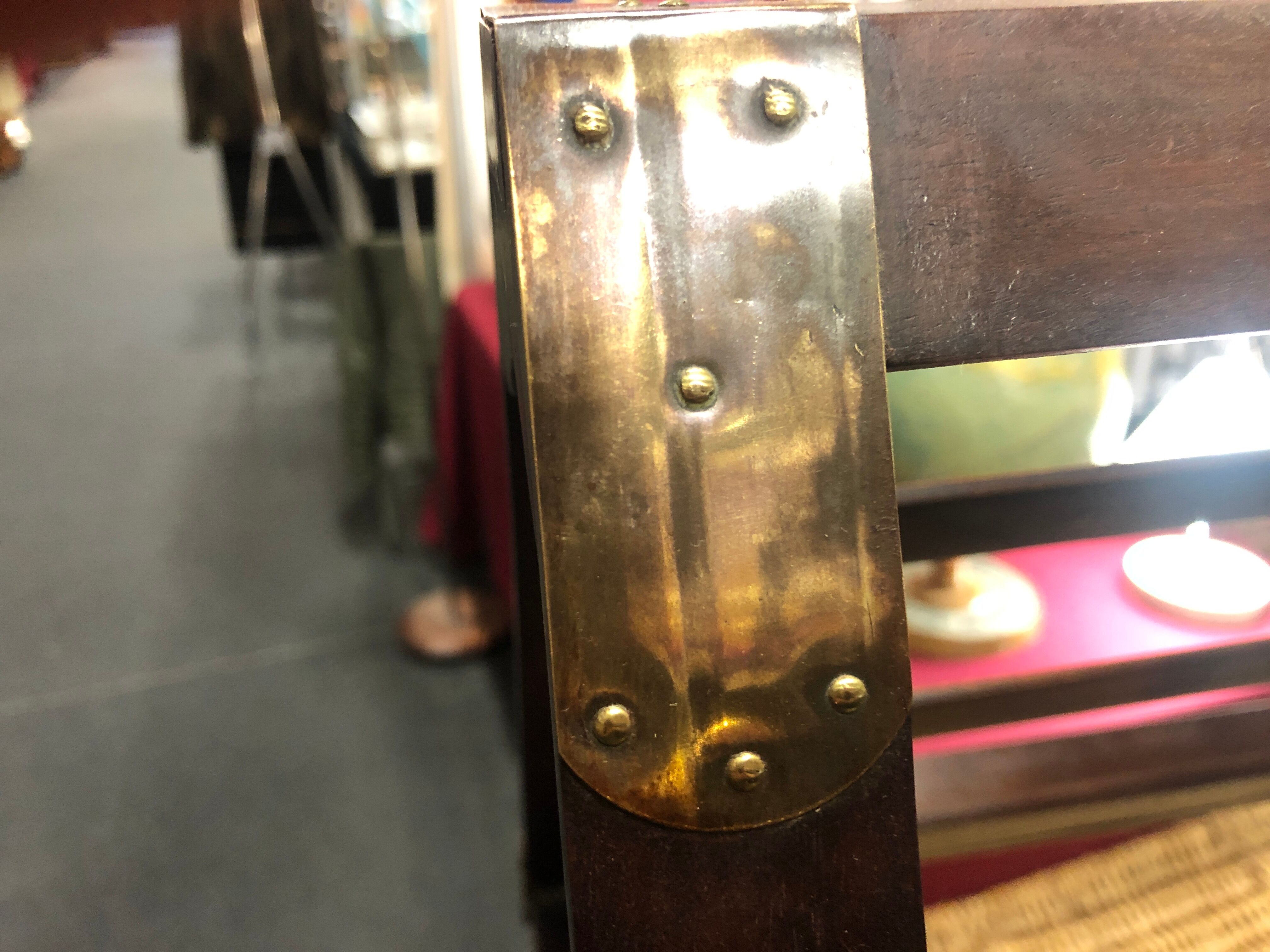 Double-sided lectern