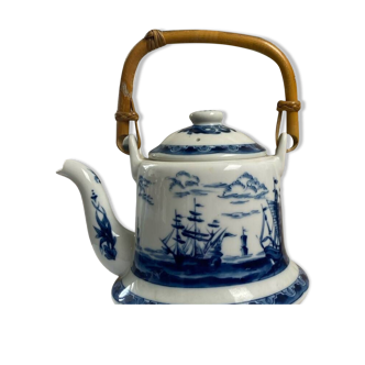 Théière en porcelaine