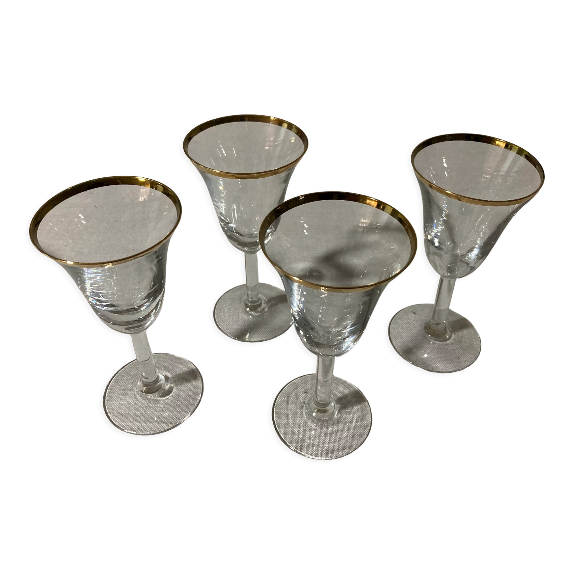 4 verres à pied à apéritif à liseré doré en verre soufflé