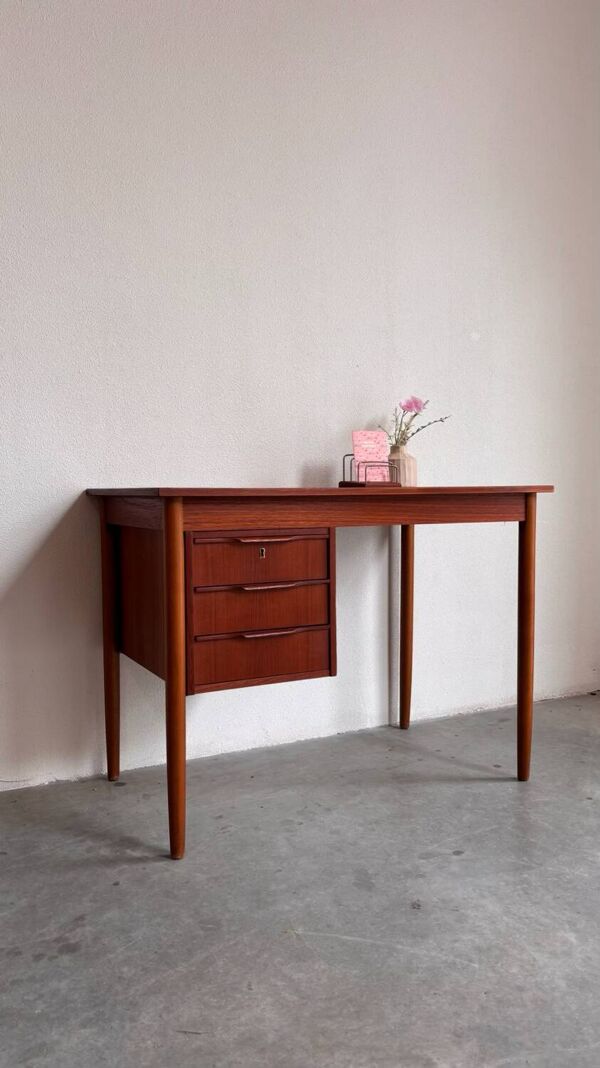 Petit bureau danois vintage en teck